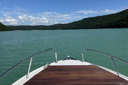 Location Bateau à moteur Jeanneau Leader 550 Vouglans