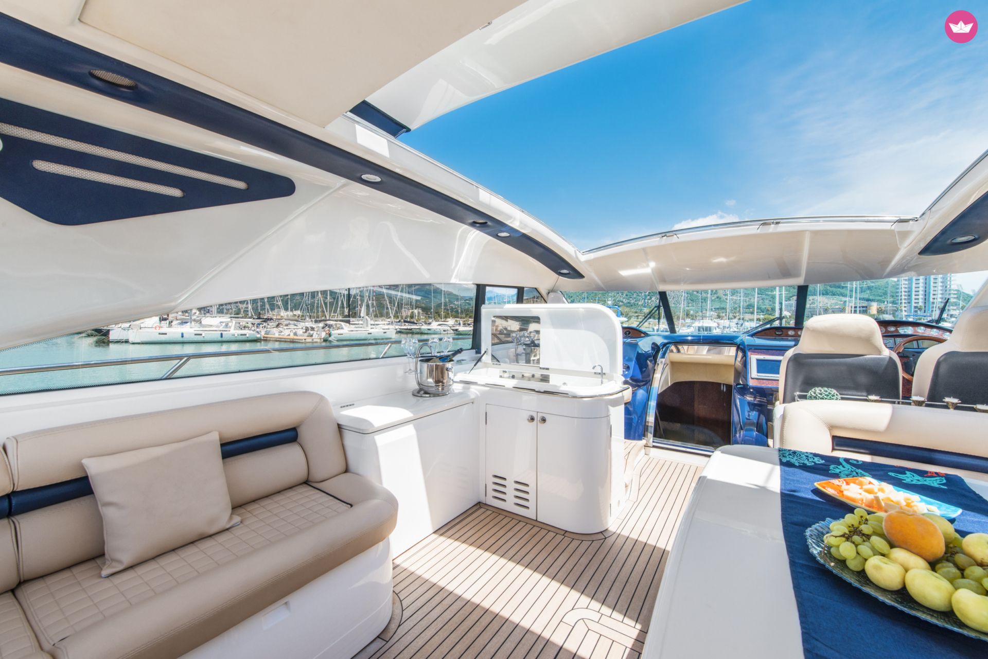 Bateau à moteur PRINCESS V65 2600cv 2