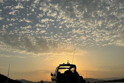 YACHT CRANCHI M 44 HT 800 HP