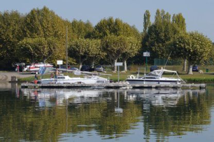 Location Bateau à moteur Steep 460 Thoissey