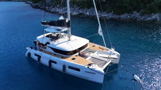 Lagoon 46 CHANGES. Dingy