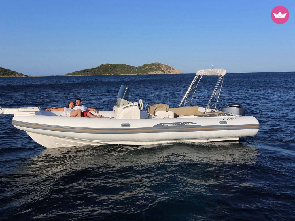 Semi-rigide Capelli Tempest 775 225cv