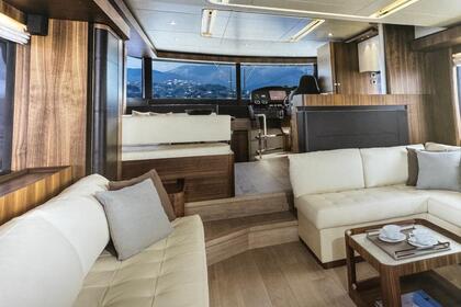 Yacht a motore TRINITY 1800 HP (2018)