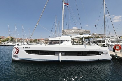 Location Catamaran Catana Group Bali Catsmart - 4 + 1 cab. Šibenik