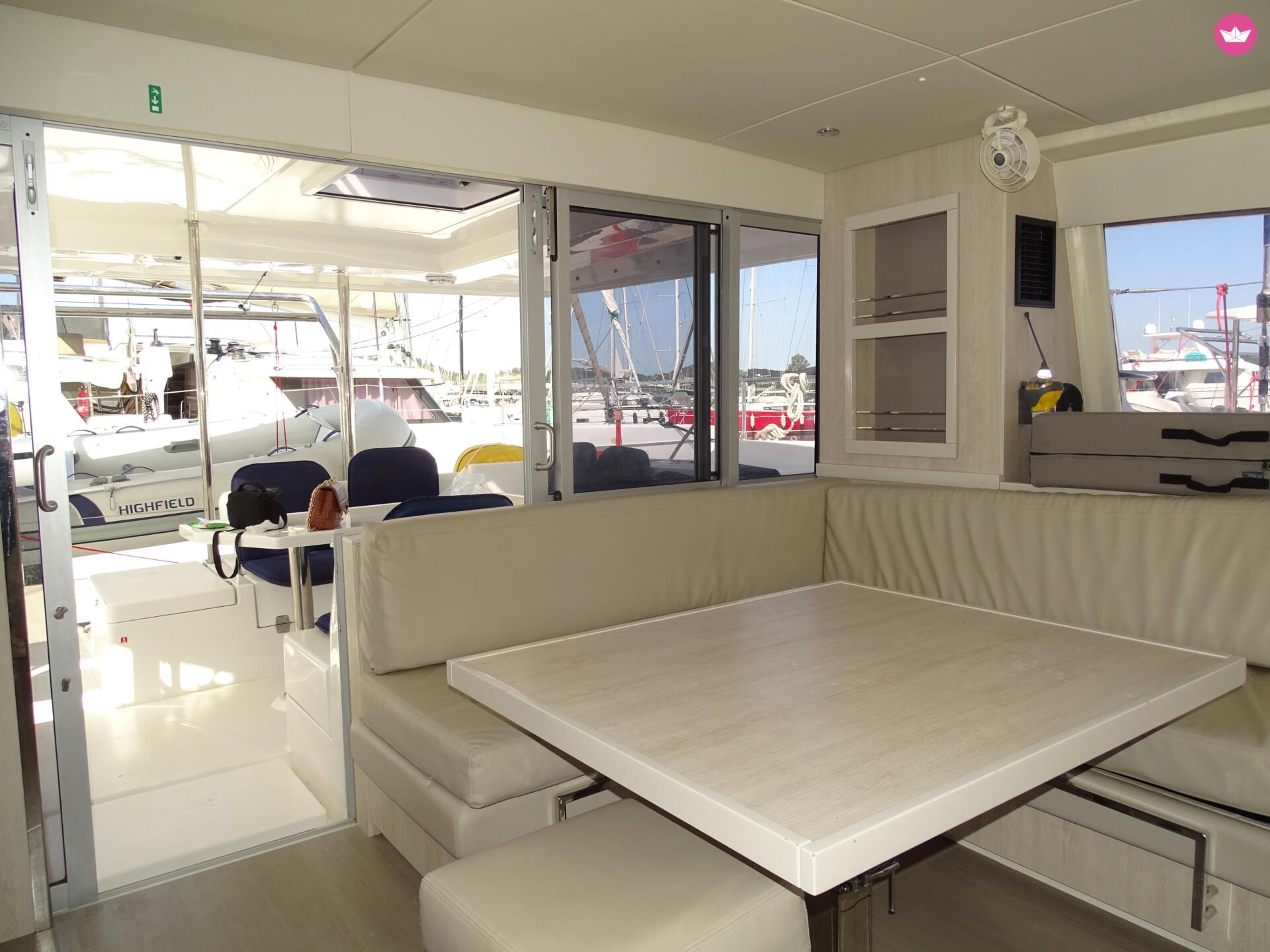 Catamaran Robertson & Caine Léopard 40 12m 7