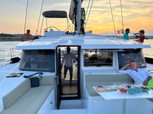 location-catamaran-bali-catana-bali-4-2-2024-cannes-click-boat