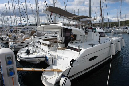 Charter Catamaran Fountaine Pajot Lipari 41 Punat