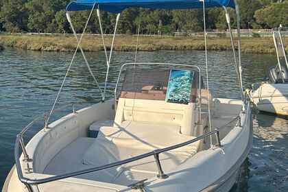 Location Bateau à moteur Ranier soverado Ksamil