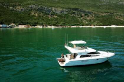 Rental Motorboat Astondoa 39 Sesimbra