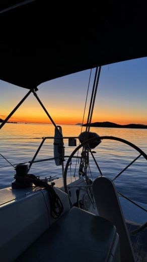 Сен-Мандрье-Сюр-Мер Sailboat Hanse Hanse 400 alt tag text