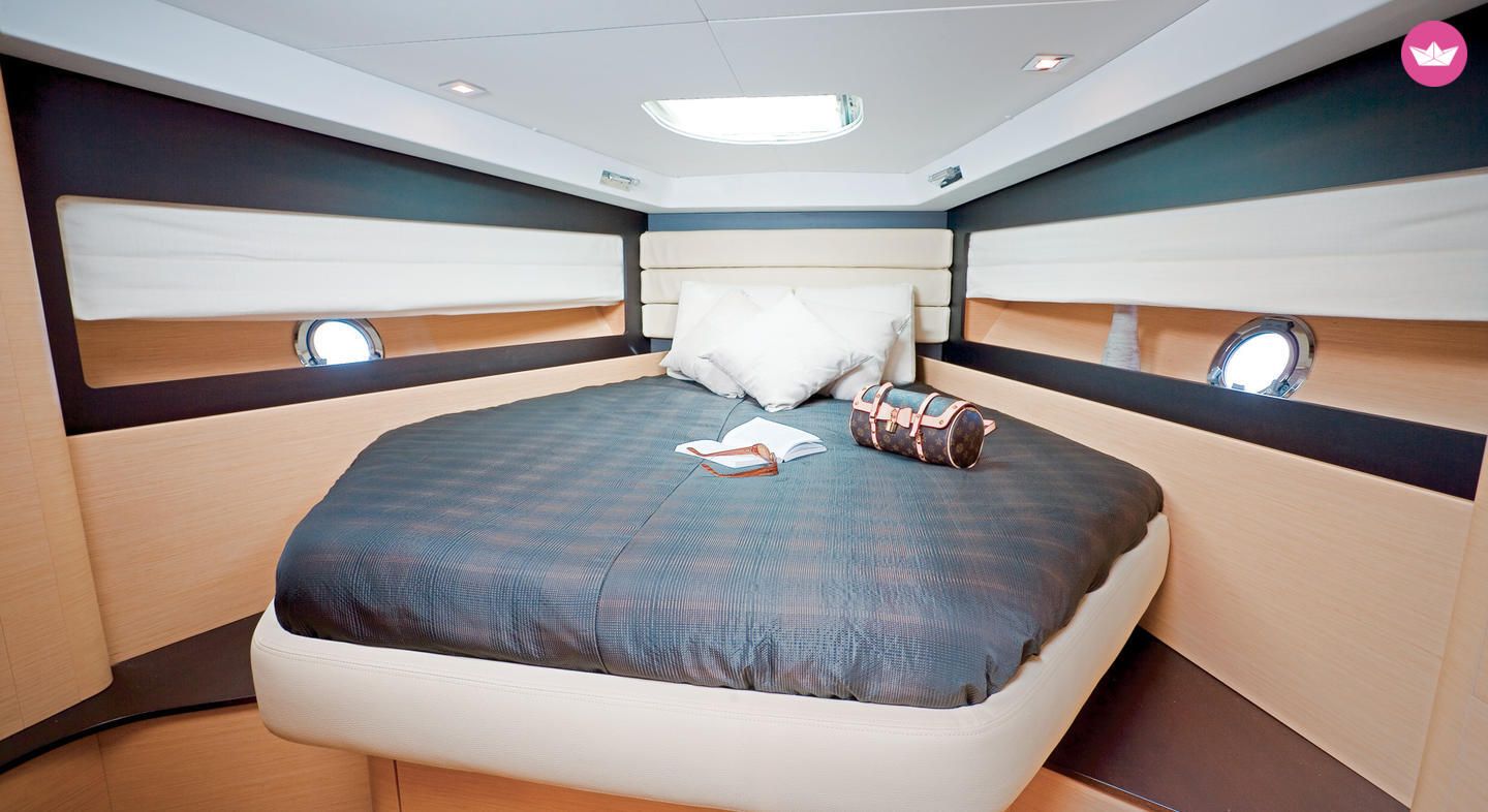 Bateau à moteur Beneteau Monte Carlo 37 800cv 5