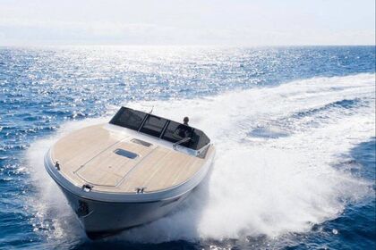 Hire Motorboat Itama Forty Saint-Tropez