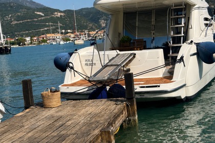 Location Yacht à moteur Cranchi 48 Flybridge Lefkada
