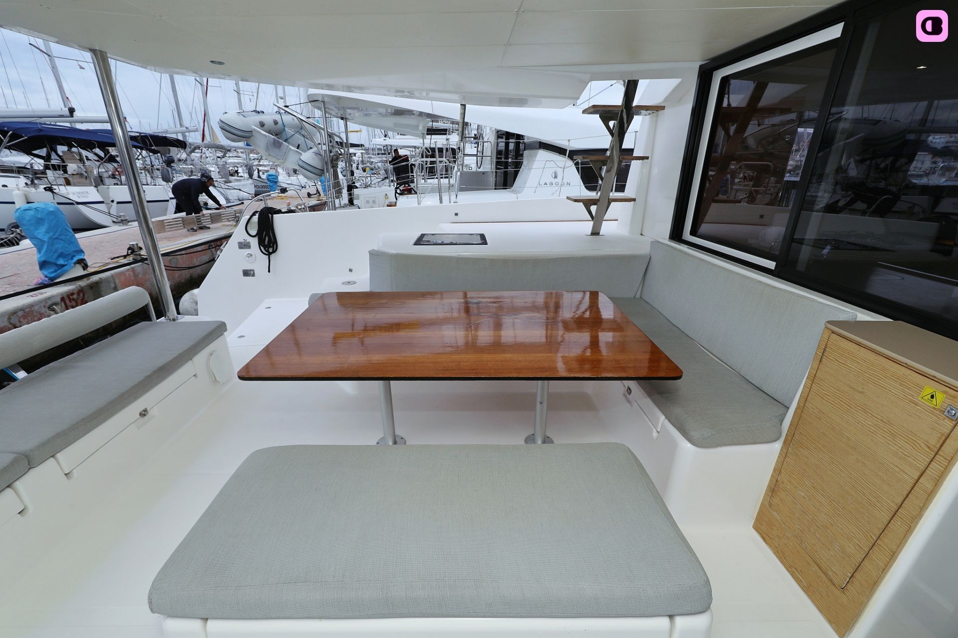 Catamaran DUFOUR 48 14.7m 7