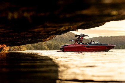 **Surf Fun & Sun Mastercraft X80**