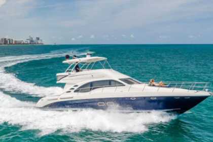 Hire Motorboat Sea Ray 58 Miami