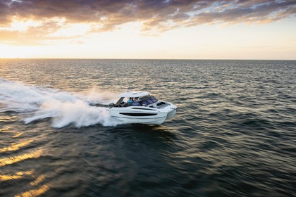 AQUILA 32 SPORT CATAMARAN Promoción 100 € gratis de Gasolina del 18 al 26 de Julio