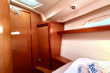 Sailing Yacht Tigre – Beneteau Oceanis 40 (2008) | Comfortable and Well-Equipped