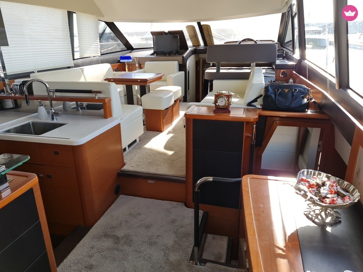 Bateau à moteur Jeanneau Prestige 500 870cv 7