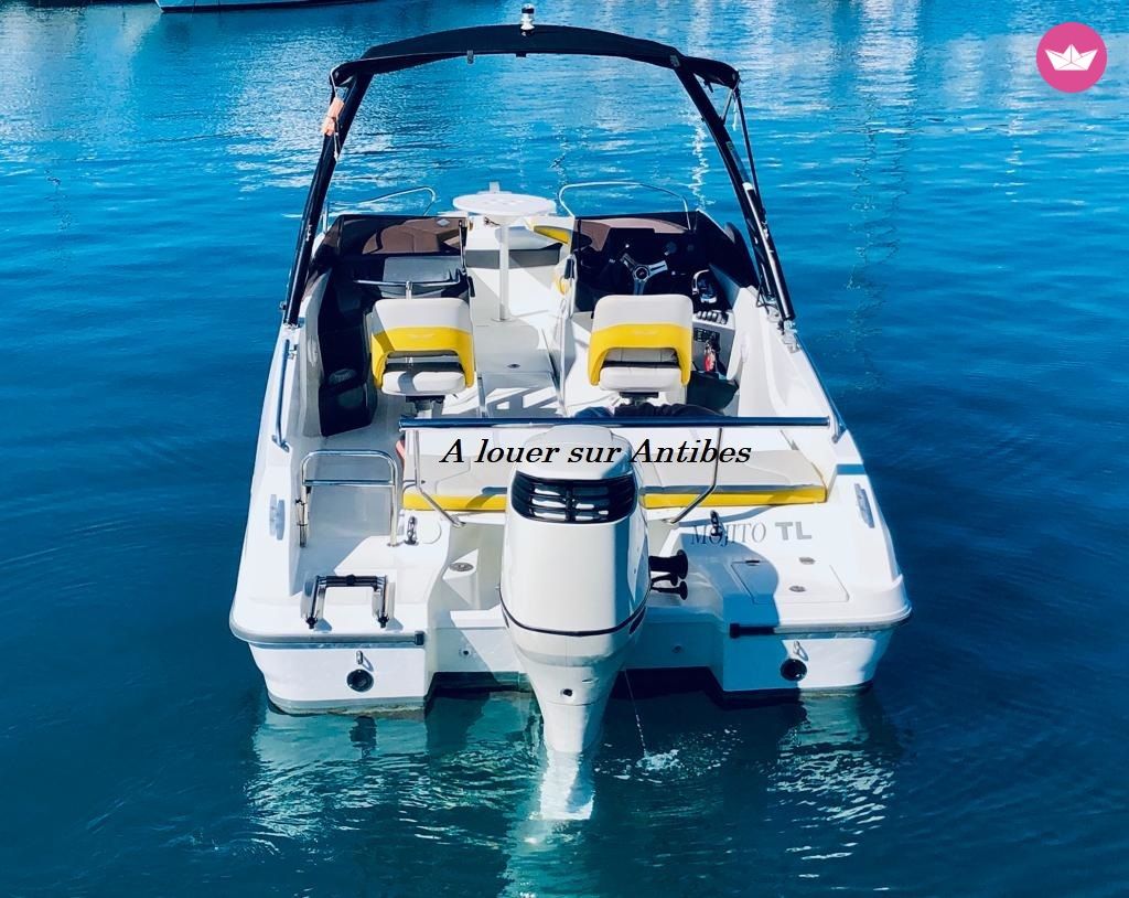 Location bateau à moteur à Antibes de particuliers et professionnels