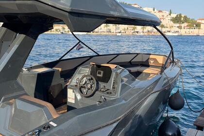 Hyra båt Motorbåt Alesta Raptor Hvar