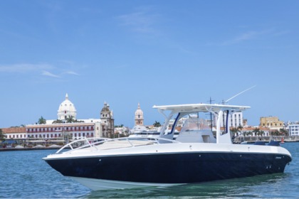 Hire Motorboat Todoomar 39a Santa Marta