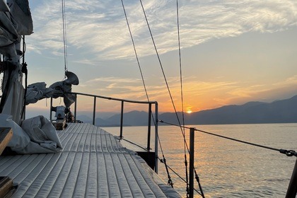 Noleggio Caicco Motoveliero 13 Lago di Garda
