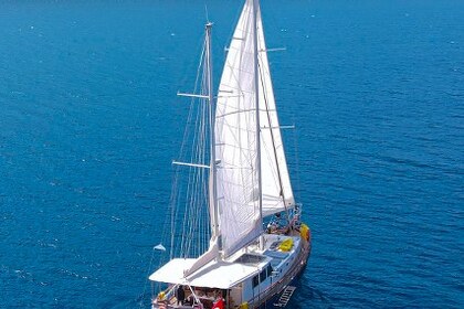 D420 Deluxury Gulet Yacht For 8 People