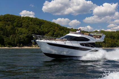 Motorcrucero de lujo con juguetes - Comedor privado disponible a bordo - hasta 11 pasajeros más el capitán