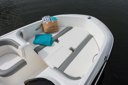 Charter Motorboat Bayliner E6 Bormes-les-Mimosas
