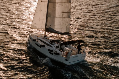 Charter Sailboat  Sun Odyssey 410 Volos