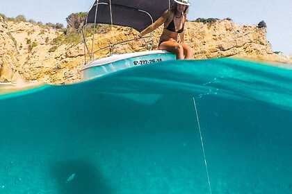 Louez ce bateau sans permis et partez à Minorque