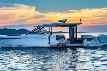 Alquiler de Yate de Lujo Privado en Rodas · Saxdor 400 GTO · Lindos y Symi