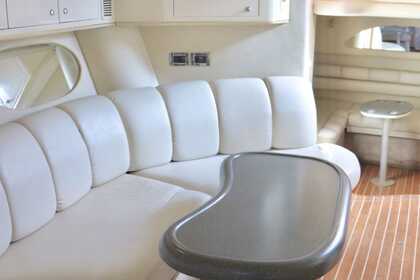 Hire Motorboat Sea Ray EXPRESS Cancún