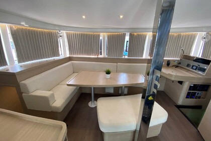 Verhuur Catamaran Lagoon Lagoon 42 Trogir