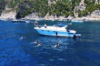 Noleggio Barca a motore Mochi Craft Dominator Sorrento