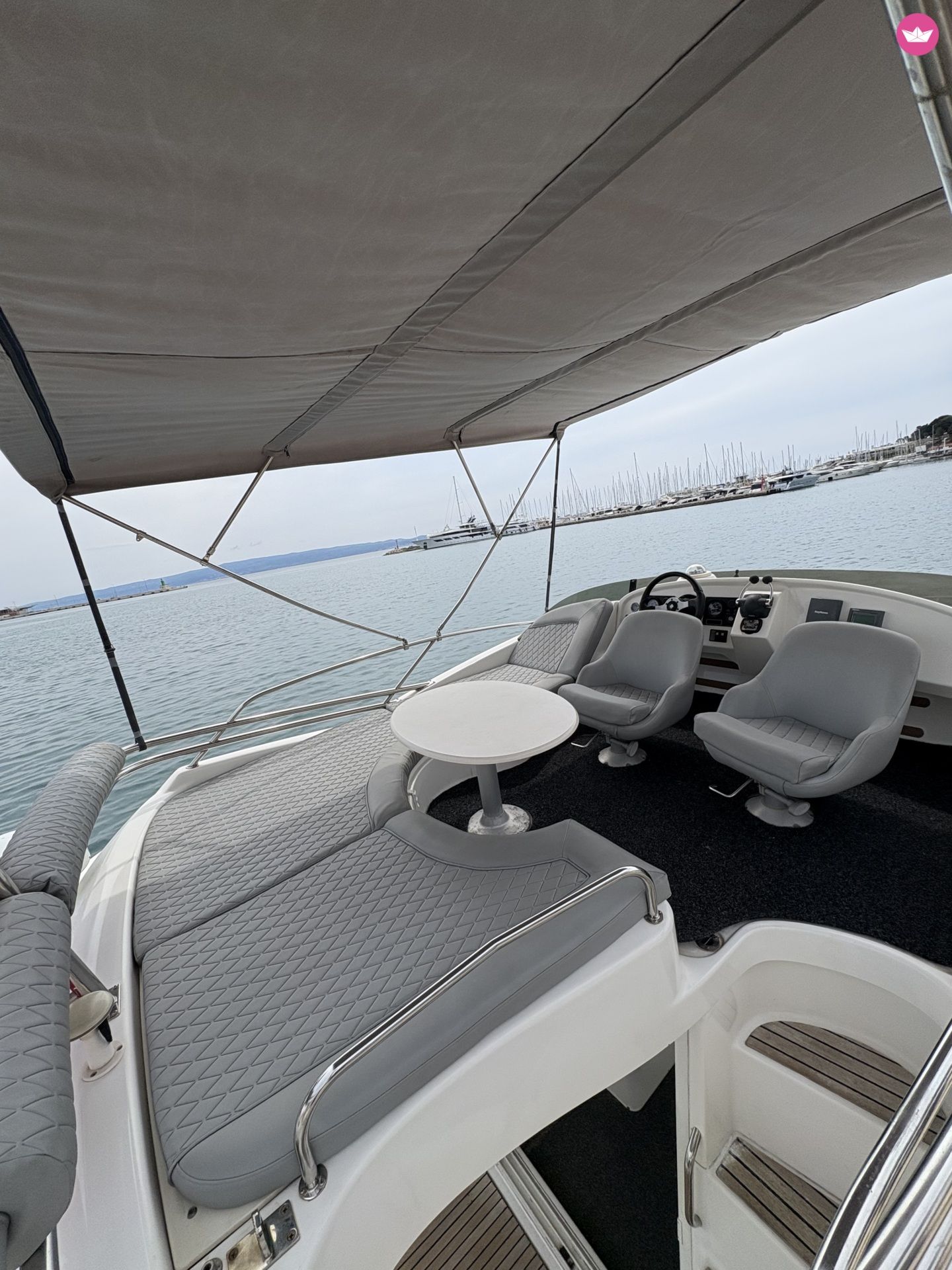 Bateau à moteur Jeanneau Prestige 32 flybridge 560cv 6