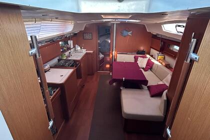 Charter Sailboat Beneteau oceanis 43 Lipari