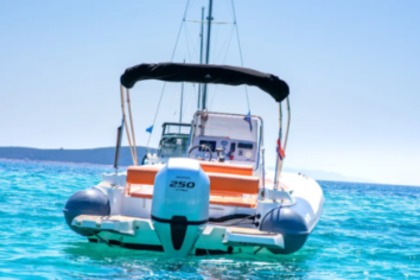 Charter RIB Marlin 790 Dynamic Trogir