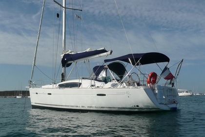 Charter Sailboat Beneteau Oceanis 40 Les Sables-d'Olonne