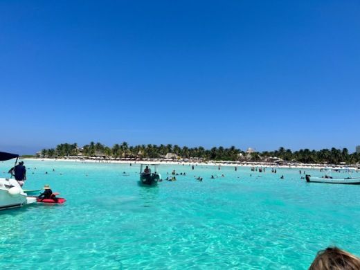 Cancún Motorboat SEA RAY 52FT alt tag text