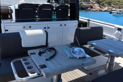 EXPERIENCE PURE FREEDOM ON THE WATER