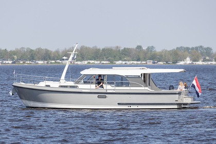 Charter Motorboat Linssen 40 SL Sedan Sneek