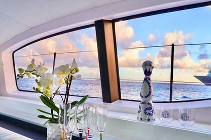 Let's go Outremer 52