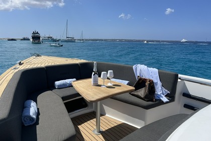 Verhuur Motorboot Hanse Fjord 38 Express Ibiza