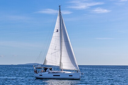 Miete Segelboot Bénéteau Oceanis 40.1 Alimos