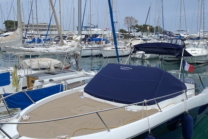 Location Bateau à moteur Jeanneau Cap Camarat 8.5 Wa Villeneuve-Loubet