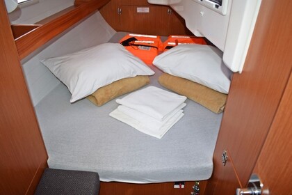 Hyra båt Segelbåt Bavaria Yachtbau Bavaria Cruiser 34 - 2 cab. Zaton