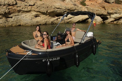 WITHOUT LICENSE ¨RETRO BOAT¨ PREMIUM EXPERIENCE