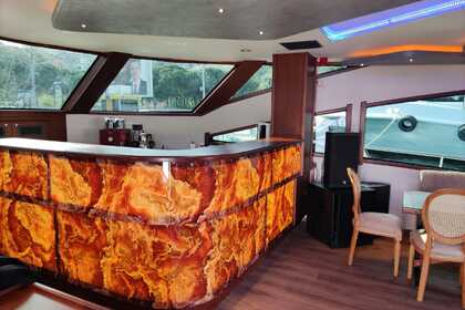 Daily Yacht Rental in Istanbul - Bosphorus Yacht